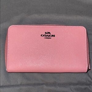 Coach Pink Leather Zipper Cardholder Wallet with Signature Logo NWOT